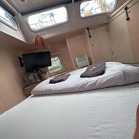 Luxury Houseboat Hotel