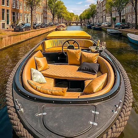 Hotel Luxury Houseboat