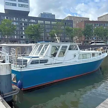 Hotel Luxury Houseboat *